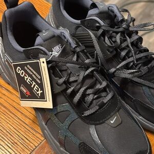 Nike Black GORE-TEX Athletic Shoes